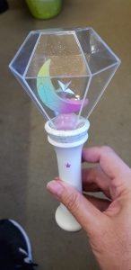 chungha_lightstick-146x300.jpg